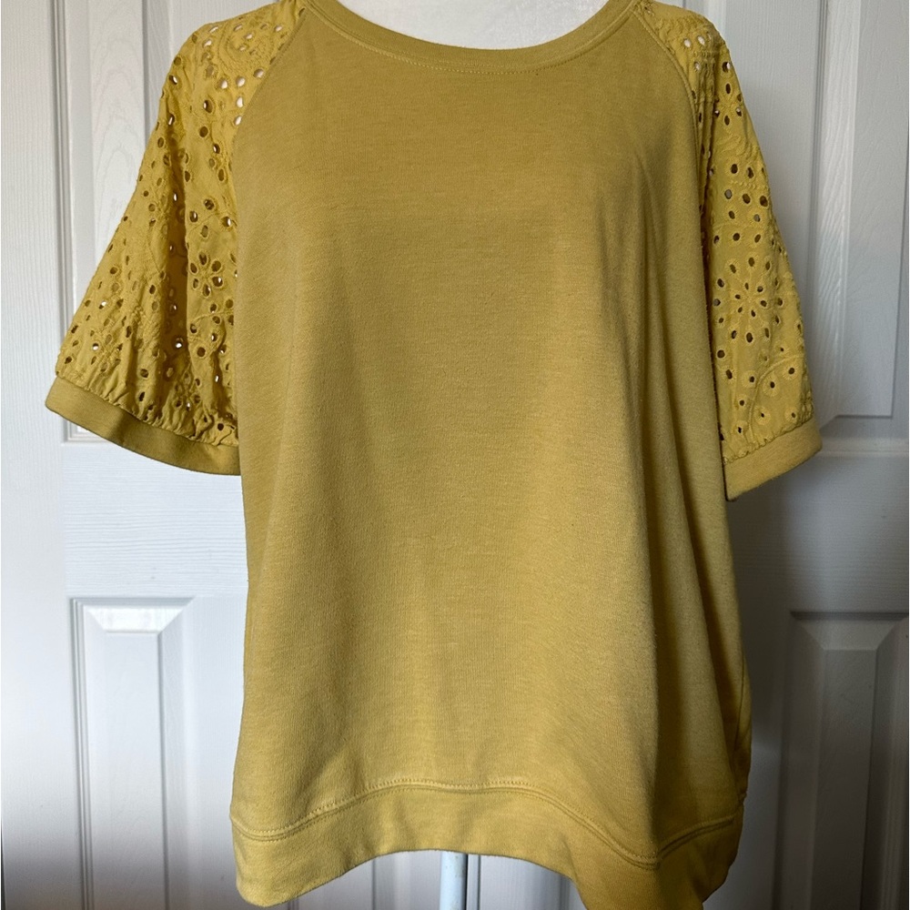 Sonoma cotton polyester top
size XL
mustard color
worn 1 time